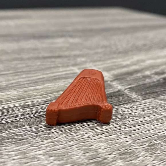 Shopkins | Music: Brown Hillary Harp (5-039) - Collectable Mini Figure - Picture 6 of 6